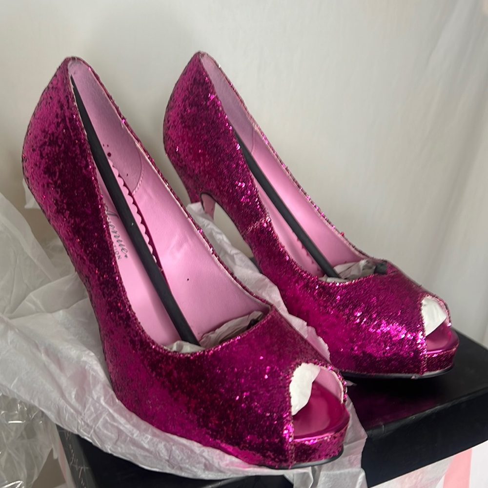 Leg Avenue Heels, Brand New